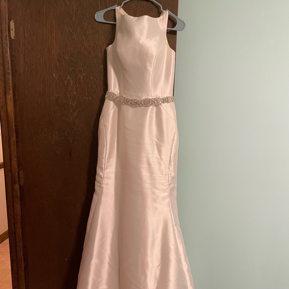 STELLA YORK ELEGANT WEDDING DRESS - Picture 4 of 8